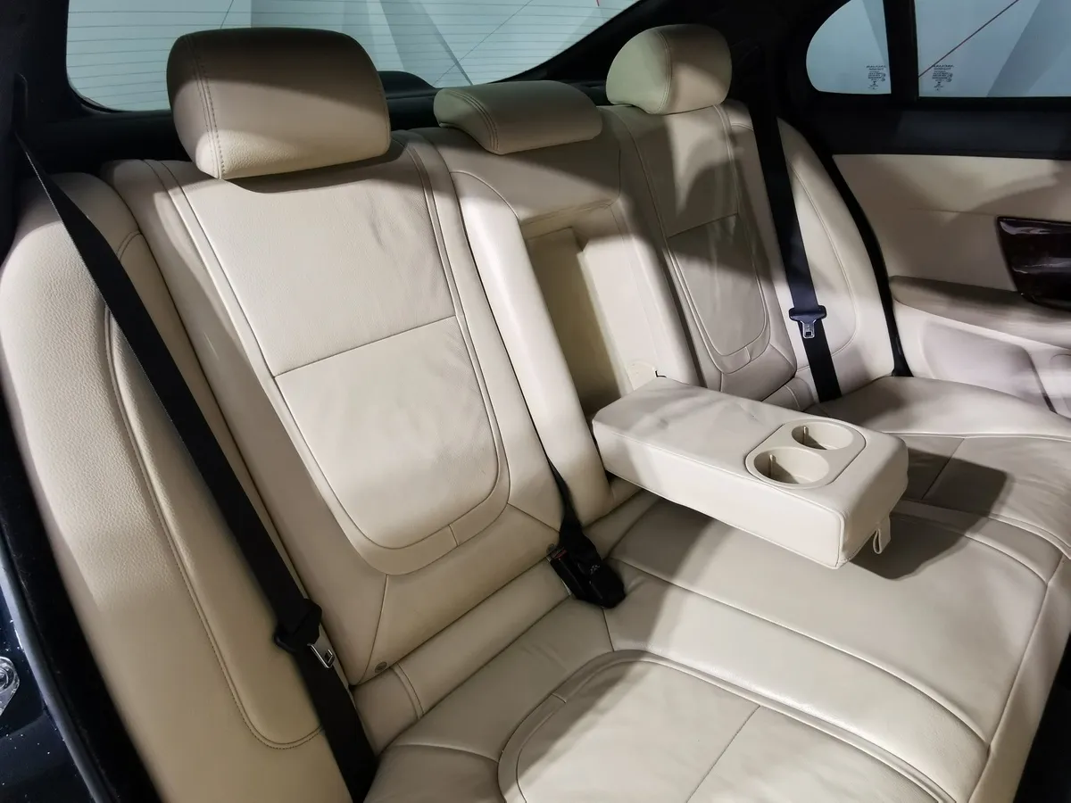 Jaguar XF 3.0 D AT (275 л.с.) Luxury Зеленый в АВИЛОН. Слайд №16
