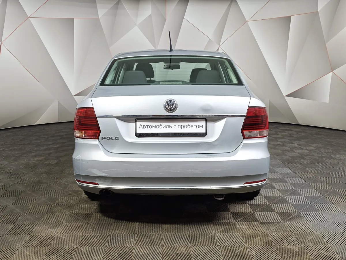 Volkswagen Polo 1.6 MT (105 л.с.) Серебристый в АВИЛОН. Слайд №8