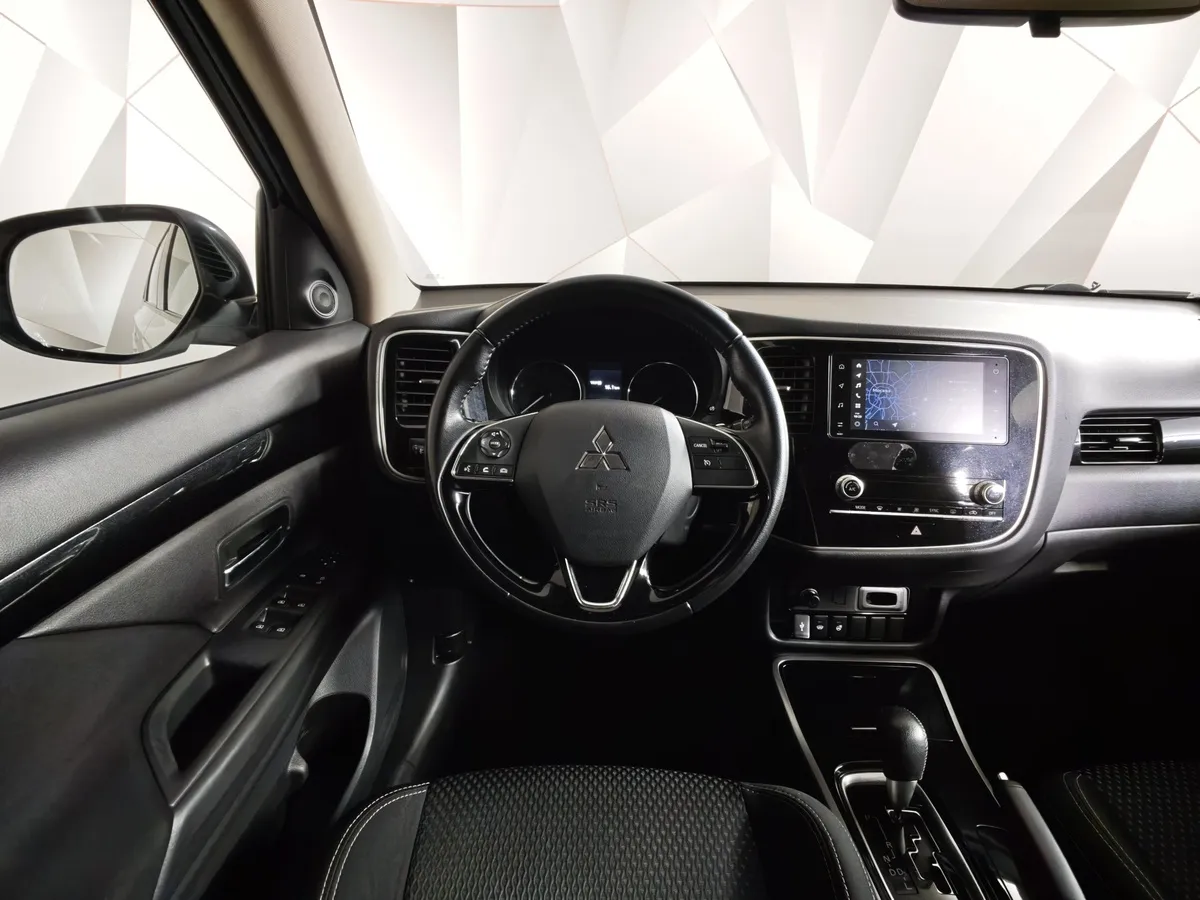 Mitsubishi Outlander 2.0 CVT (146 л.с.) Invite Белый в АВИЛОН. Слайд №20