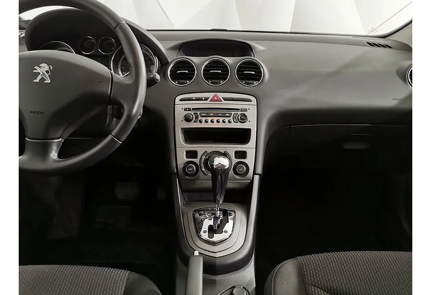 Peugeot 408 1.6 VTi AT (120 л.с.) Белый в АВИЛОН. Слайд №15 Peugeot 408 1.6 VTi AT (120 л.с.) Белый в АВИЛОН. Слайд №15