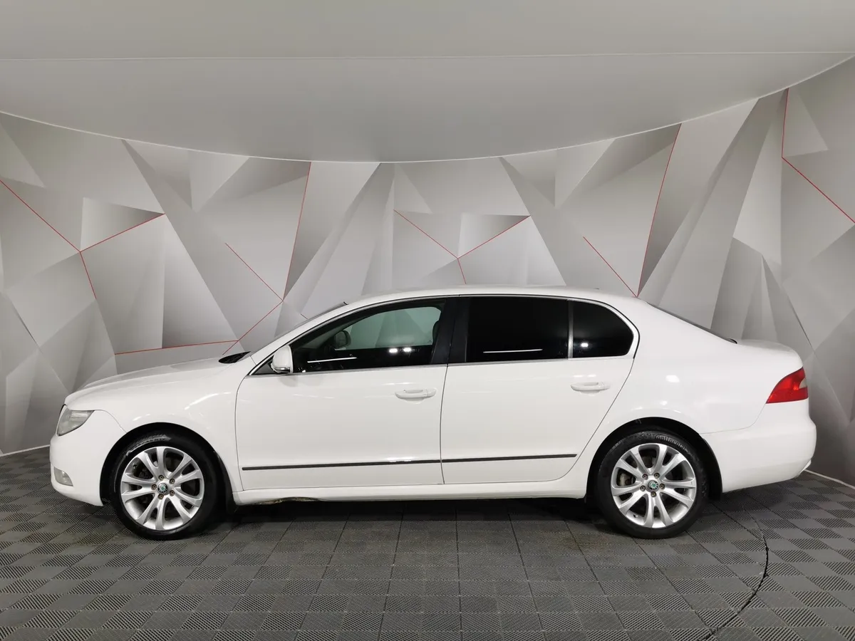 Skoda Superb 1.8 TSI DSG (152 л.с.) Белый в АВИЛОН. Слайд №5