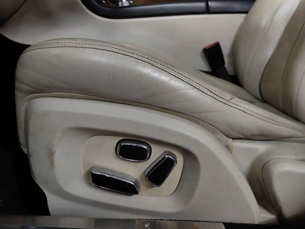 Jaguar XJ 3.0 AT AWD LWB (340 л.с.) Portfolio Черный в АВИЛОН. Слайд №23