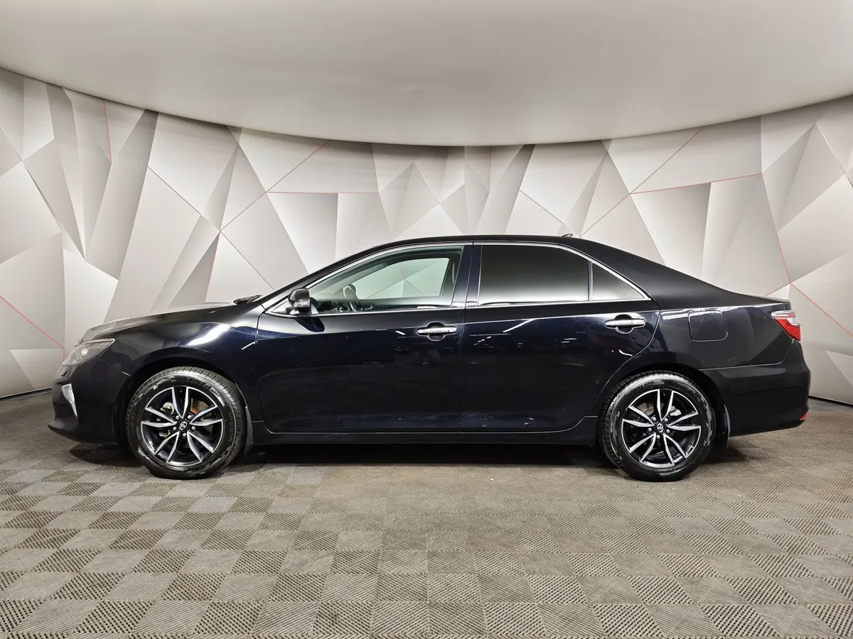 Toyota Camry 2.5 AT (181 л.с.) Черный в АВИЛОН. Слайд №5