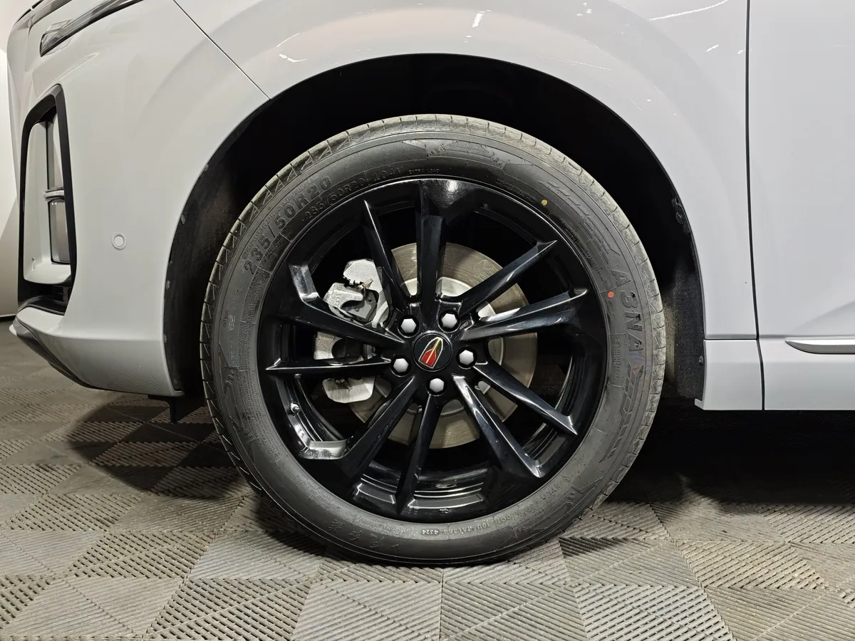Hongqi HS3 2.0T 8AT 4WD (245 л.с.) Делюкс Комбинированный в АВИЛОН. Слайд №9