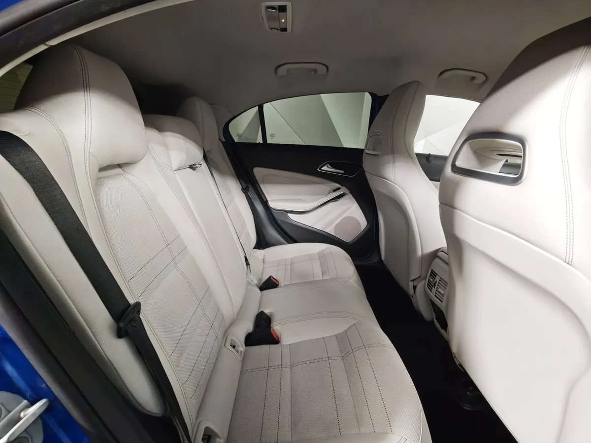 Mercedes-Benz A-Класс A 180 7G-DCT (122 л.с.) Особая серия Голубой в АВИЛОН. Слайд №14
