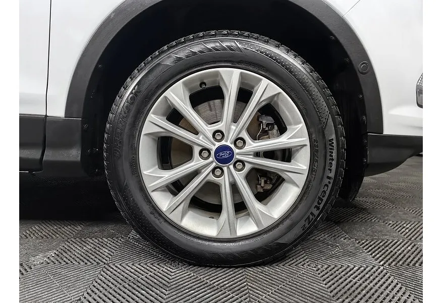 Ford Kuga 1.5 EcoBoost AT AWD (150 л.с.) Titanium Белый в АВИЛОН. Слайд №9