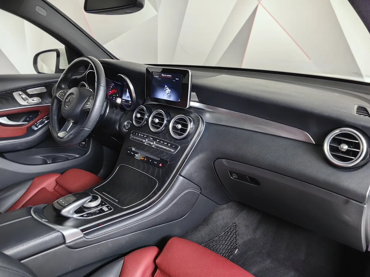 Mercedes-Benz GLC Купе 300 9G-TRONIC 4MATIC (245 л.с.) Sport Белый в АВИЛОН. Слайд №13