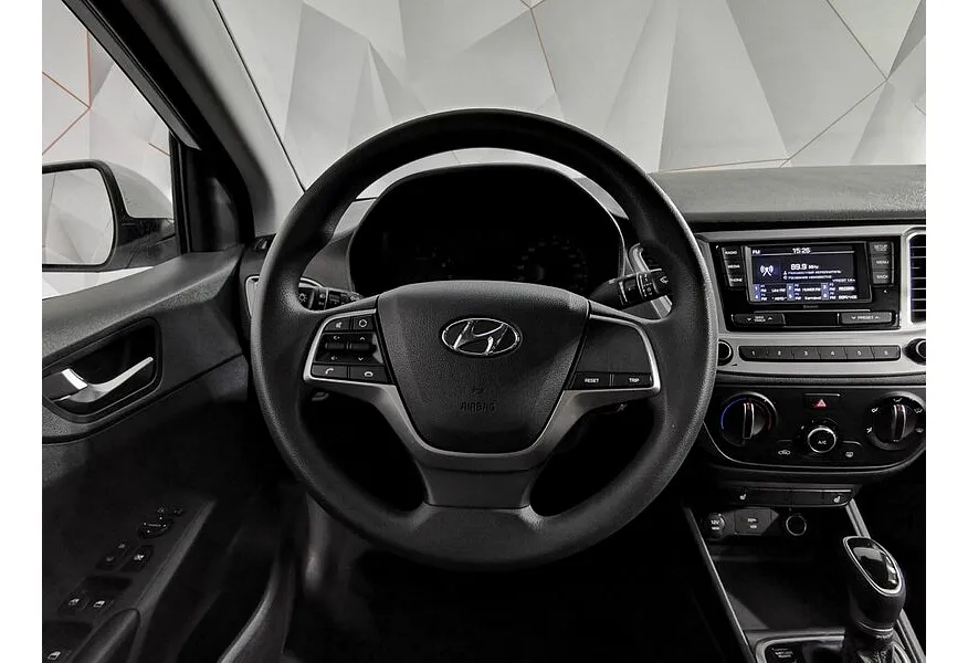 Hyundai Solaris 1.6 AT (123 л.с.) Comfort Белый в АВИЛОН. Слайд №20