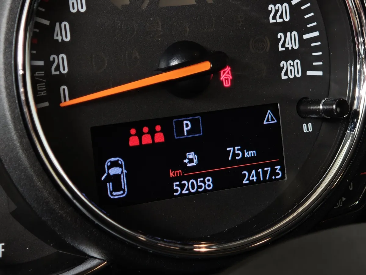 MINI 3 двери 1.5 AT (136 л.с.) Зеленый в АВИЛОН. Слайд №13