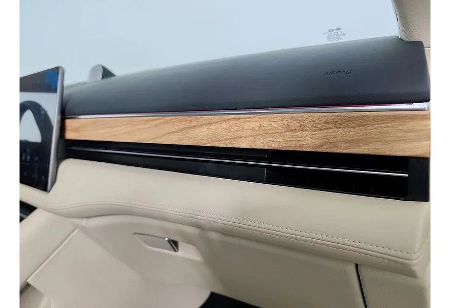 АВИЛОН - Seres M5 1.5 AT 4WD (496 л.с.) Premium Черный - slide 14