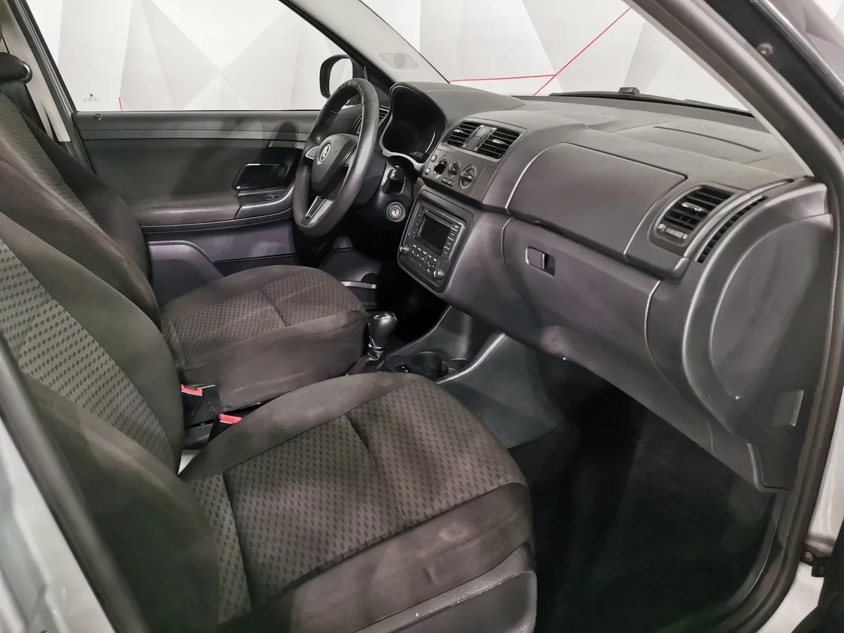 Skoda Fabia 1.6 AT (105 л.с.) Серебристый в АВИЛОН. Слайд №12