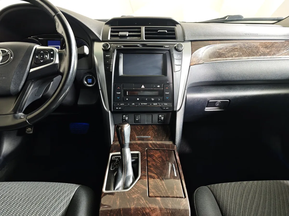 Toyota Camry 2.5 AT (181 л.с.) Черный в АВИЛОН. Слайд №15