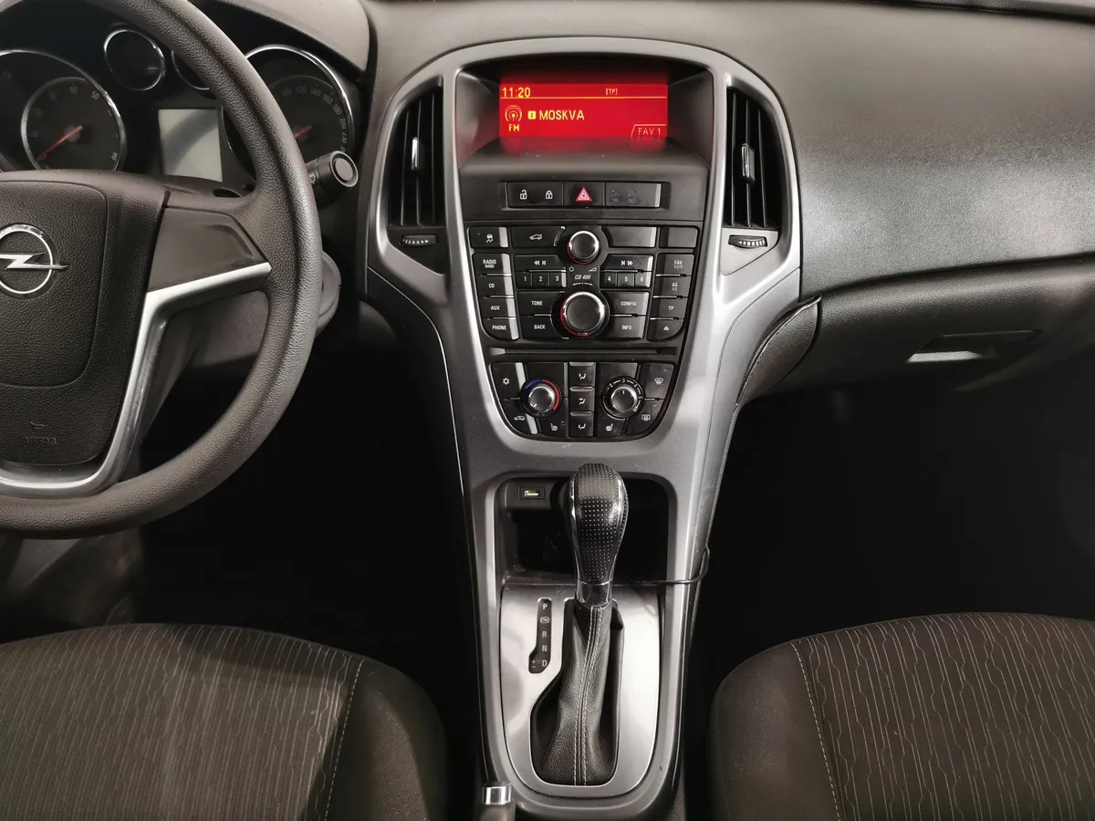 Opel Astra 1.4 Turbo AT (140 л.с.) Черный в АВИЛОН. Слайд №11