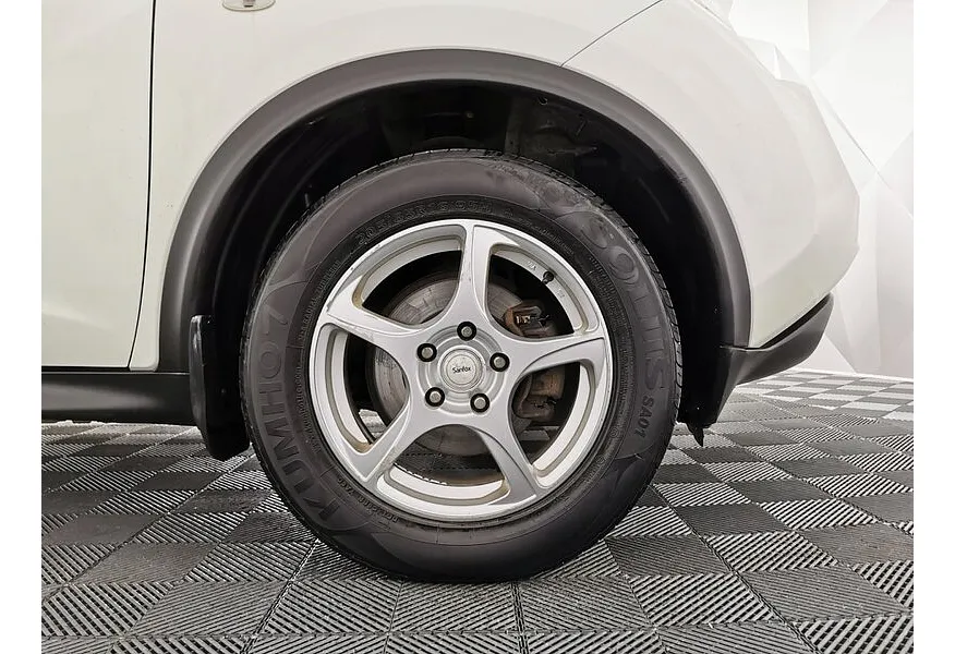 Nissan Juke 1.6 CVT (117 л.с.) Белый в АВИЛОН. Слайд №8