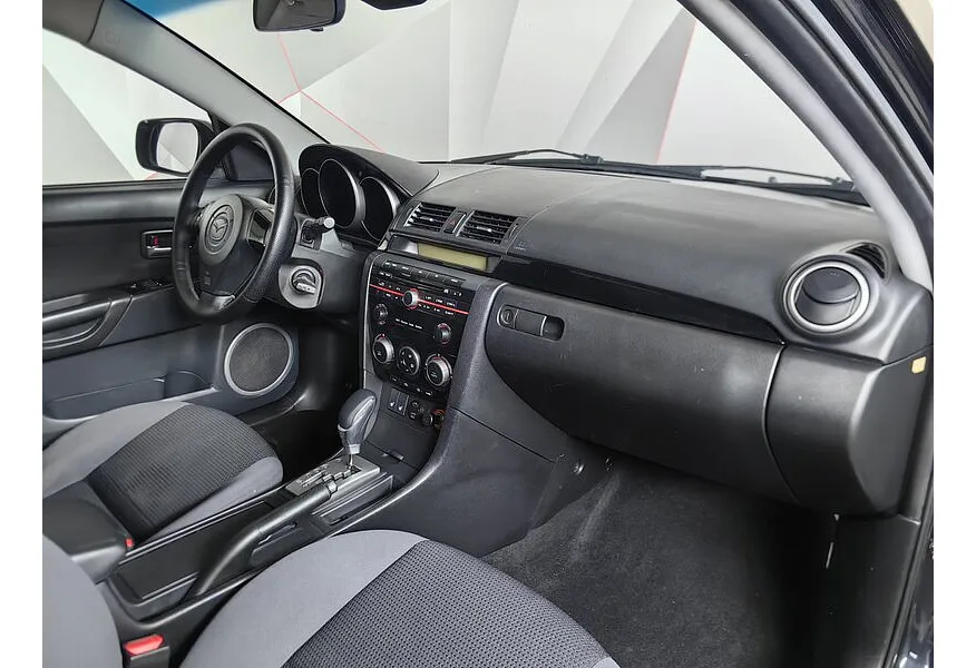 Mazda 3 1.6 AT (105 л.с.) Черный в АВИЛОН. Слайд №12