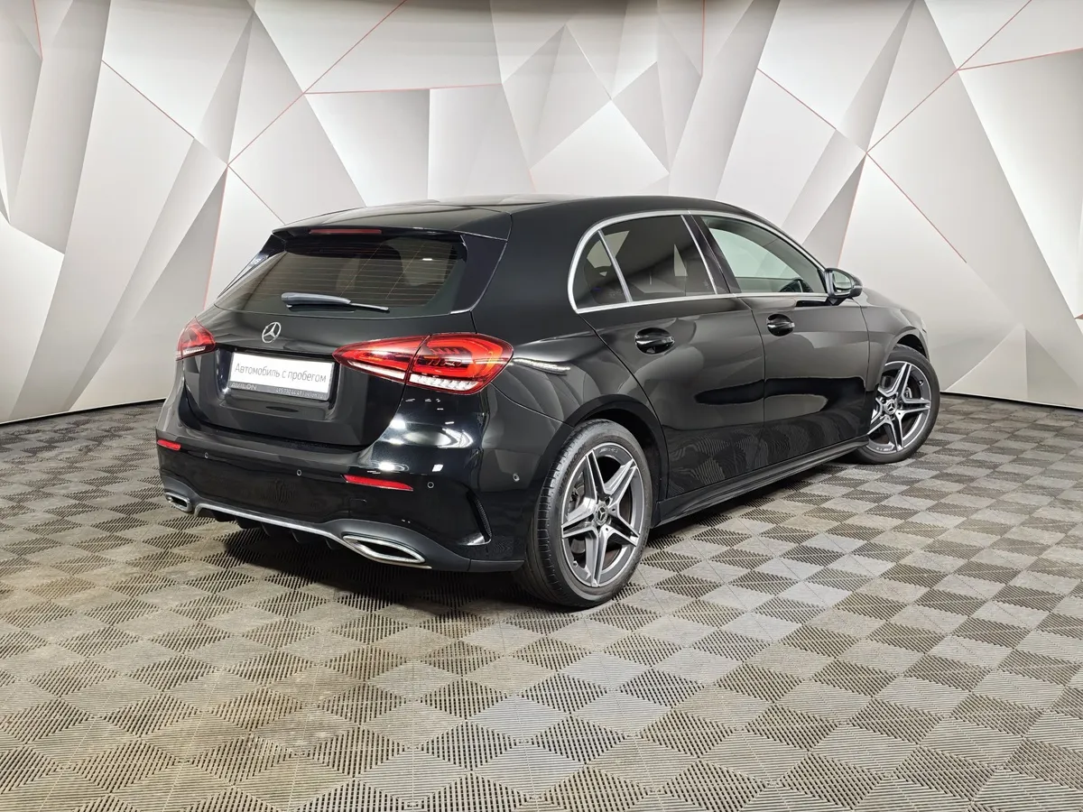 Mercedes-Benz A-Класс A 200 7G-DCT (150 л.с.) Sport Черный в АВИЛОН. Слайд №2