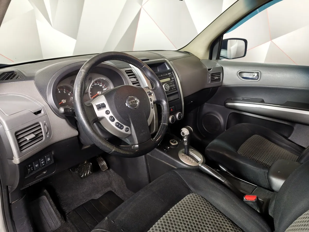 Nissan X-Trail 2.0 CVT AWD (141 л.с.) Серебристый в АВИЛОН. Слайд №17