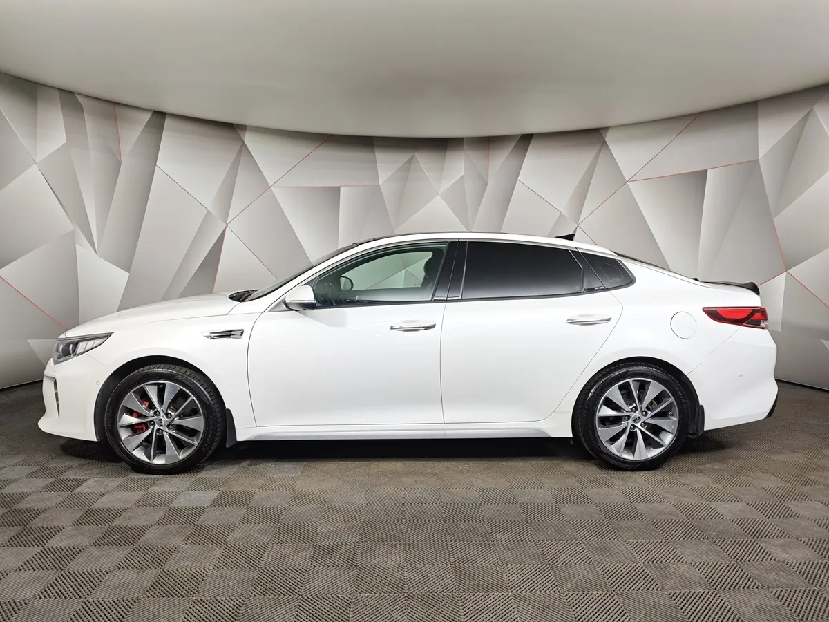 Kia Optima 2.0 T AT (245 л.с.) GT Белый в АВИЛОН. Слайд №5