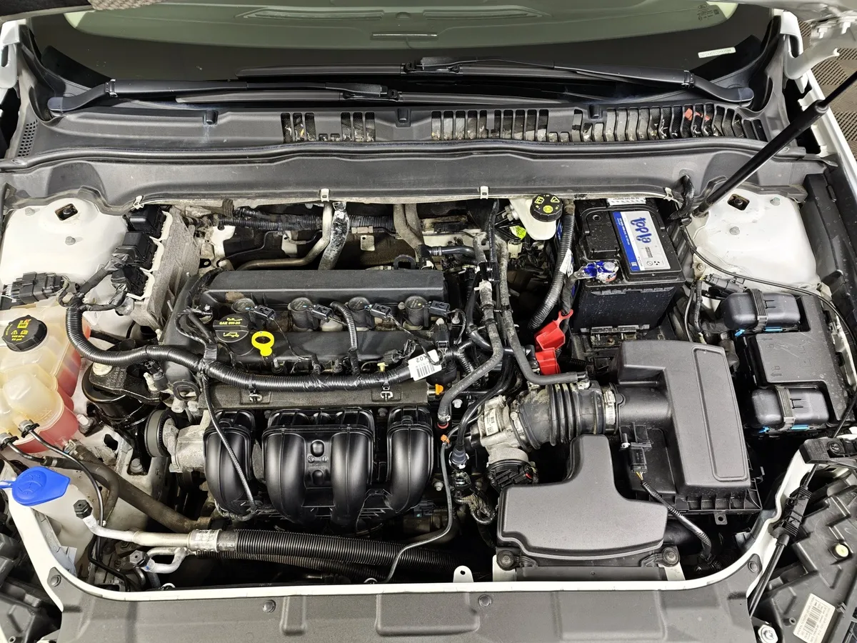 Ford Mondeo 2.5 AT (149 л.с.) Ambiente Белый в АВИЛОН. Слайд №11