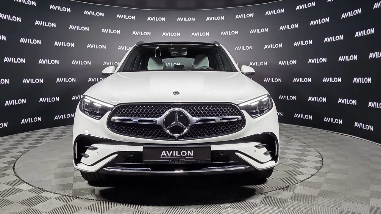 Mercedes-Benz GLC 300 4MATIC 9G-TRONIC (258 л.с.) Белый в АВИЛОН. Слайд №3