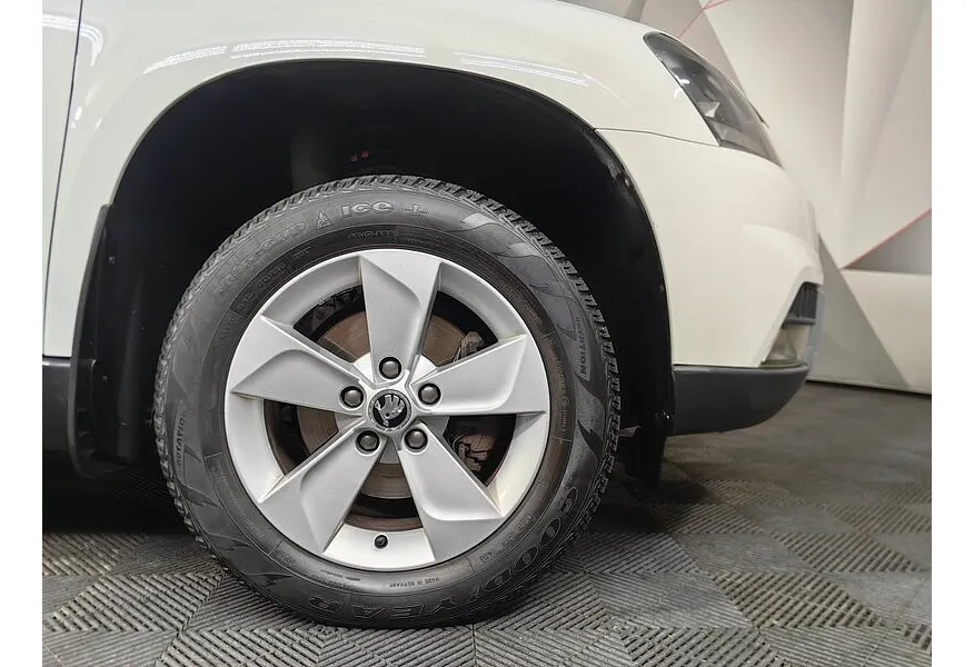 АВИЛОН - Skoda Yeti 1.8 TSI 4x4 DSG (152 л.с.) Белый - slide 15