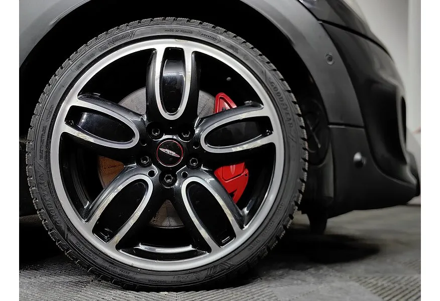 MINI 3 двери JCW 2.0 AT (231 л.с.) Черный в АВИЛОН. Слайд №7