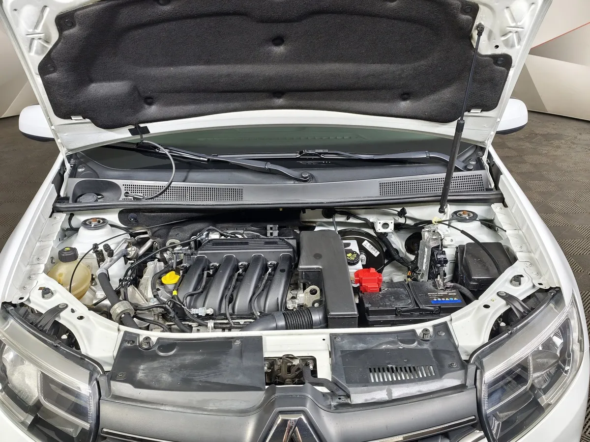 Renault Sandero 1.6 AT (102 л.с.) Белый в АВИЛОН. Слайд №11