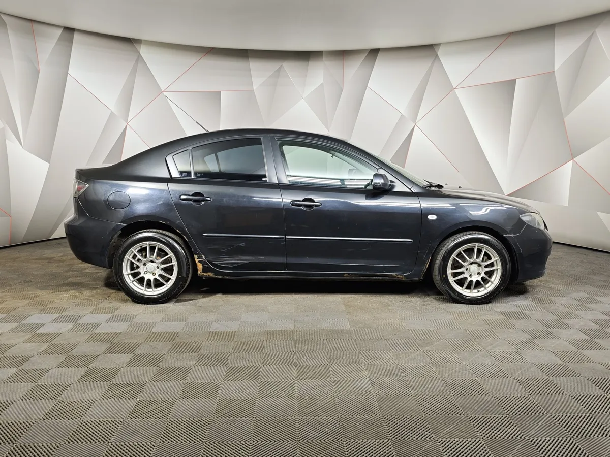 Mazda 3 1.6 AT (105 л.с.) Черный в АВИЛОН. Слайд №6
