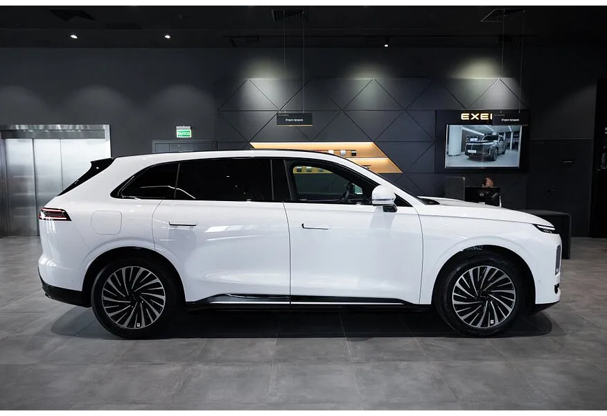 EXEED Exlantix ET 1.5 AT 4WD (469 л.с.) Белый в АВИЛОН. Слайд №2