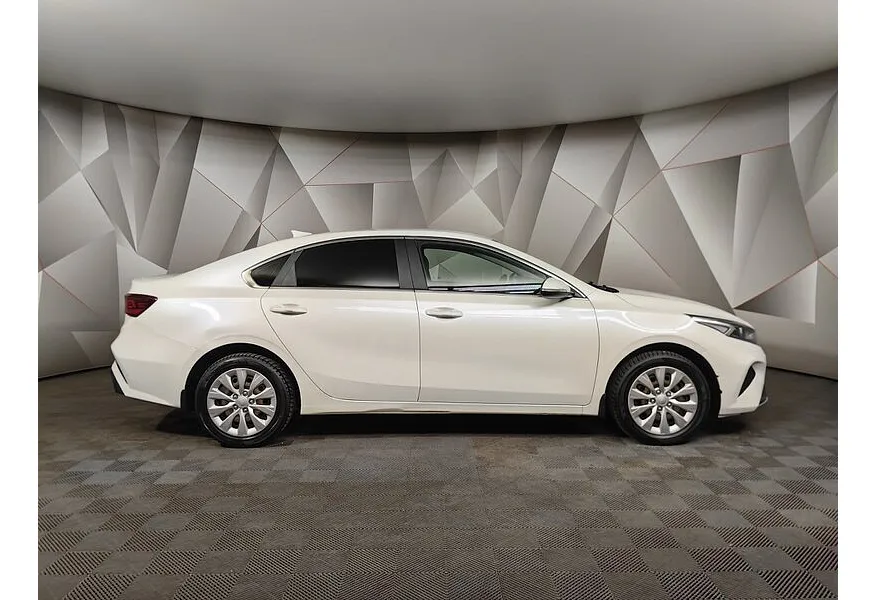 Kia Cerato 2.0 MPI AT (150 л.с.) Luxe Белый в АВИЛОН. Слайд №6