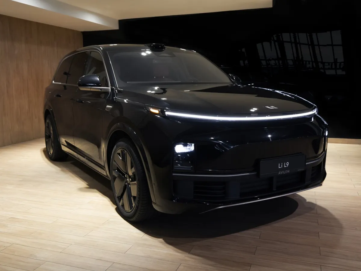 Li Auto L9 1.5 AT 4WD (449 л.с.) Ultra Черный в АВИЛОН. Слайд №2
