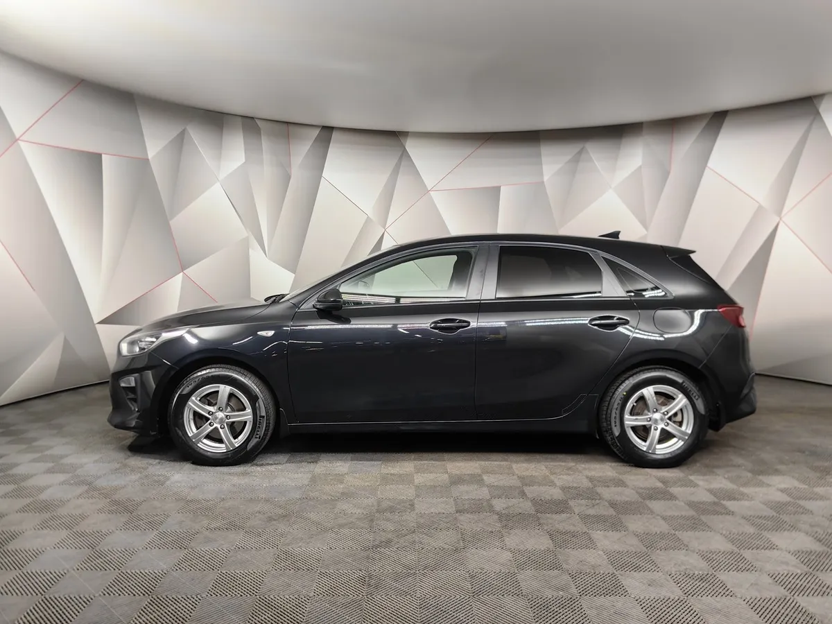 Kia Ceed 1.6 MPI MT (130 л.с.) Comfort Черный в АВИЛОН. Слайд №5