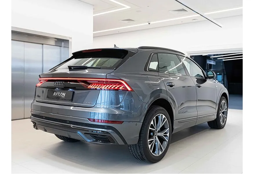 Audi Q8 50 TDI Tiptronic quattro (286 л.с.) Серый в АВИЛОН. Слайд №7 Audi Q8 50 TDI Tiptronic quattro (286 л.с.) Серый в АВИЛОН. Слайд №7