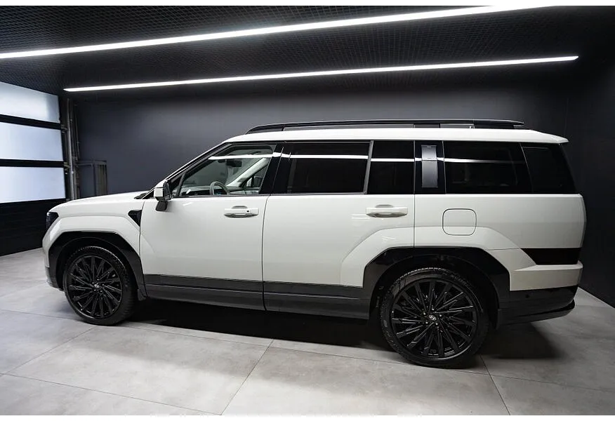 Hyundai Santa Fe 2.0 AT 4WD 7 seats (247 л.с.) Connoisseur Ultra Белый в АВИЛОН. Слайд №4