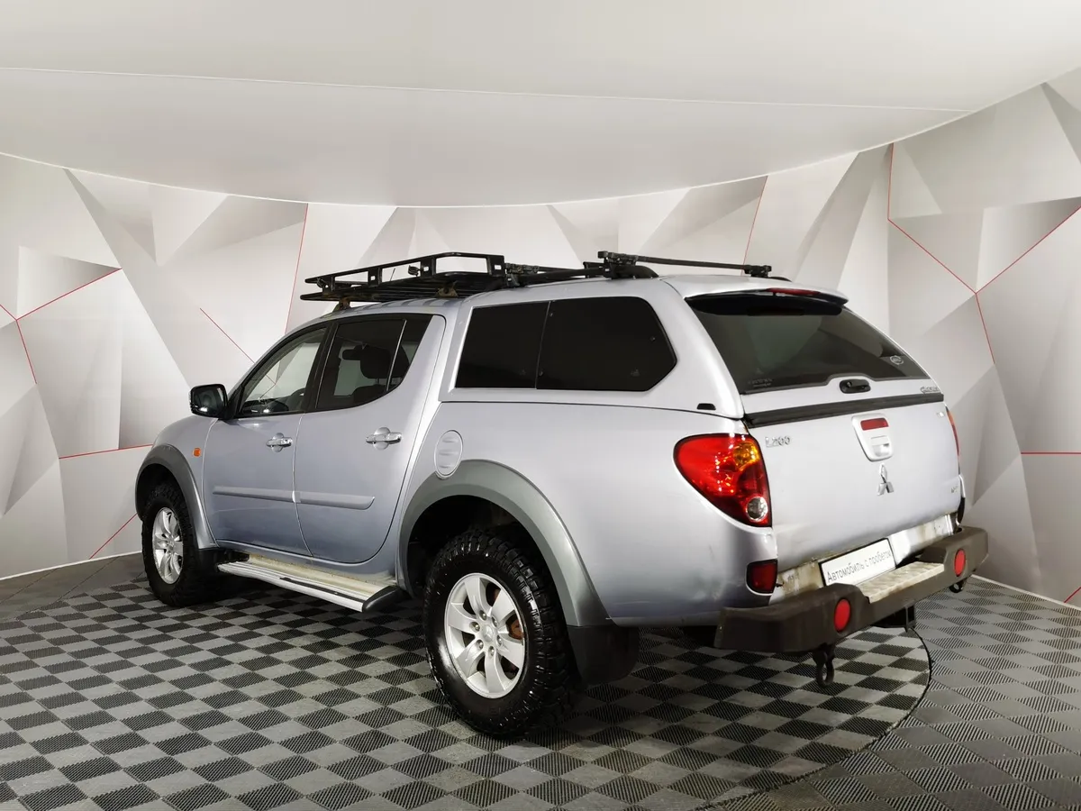 Mitsubishi L200 2.4 DID AT AWD (154 л.с.) DC Intense Серебристый в АВИЛОН. Слайд №4