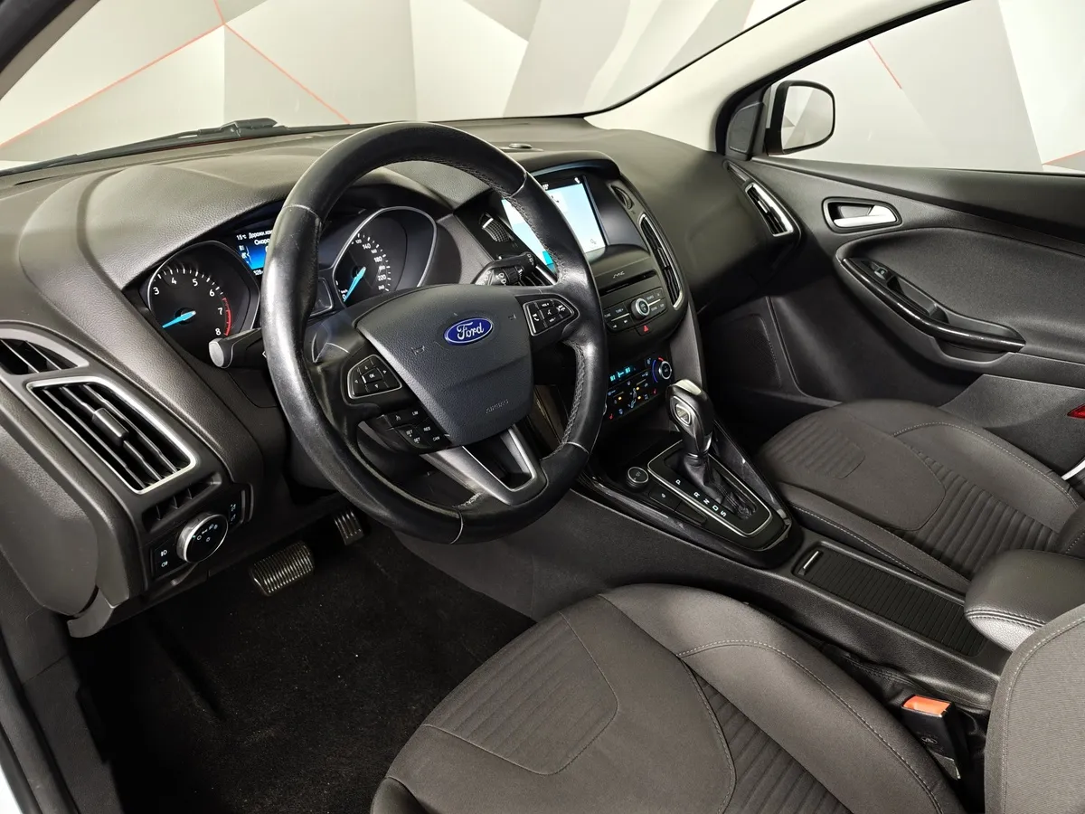 Ford Focus 1.5 EcoBoost AT (150 л.с.) Titanium Белый в АВИЛОН. Слайд №19