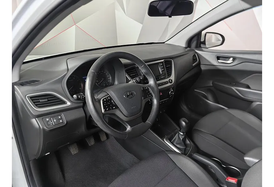 АВИЛОН - Hyundai Solaris 1.6 MT (123 л.с.) Comfort + Advanced + Winter Белый - slide 10