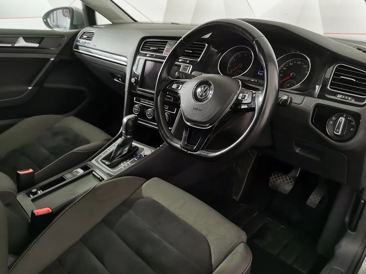 Volkswagen Golf 1.4 TSI BlueMotion DSG (140 л.с.) Highline Серый в АВИЛОН. Слайд №18