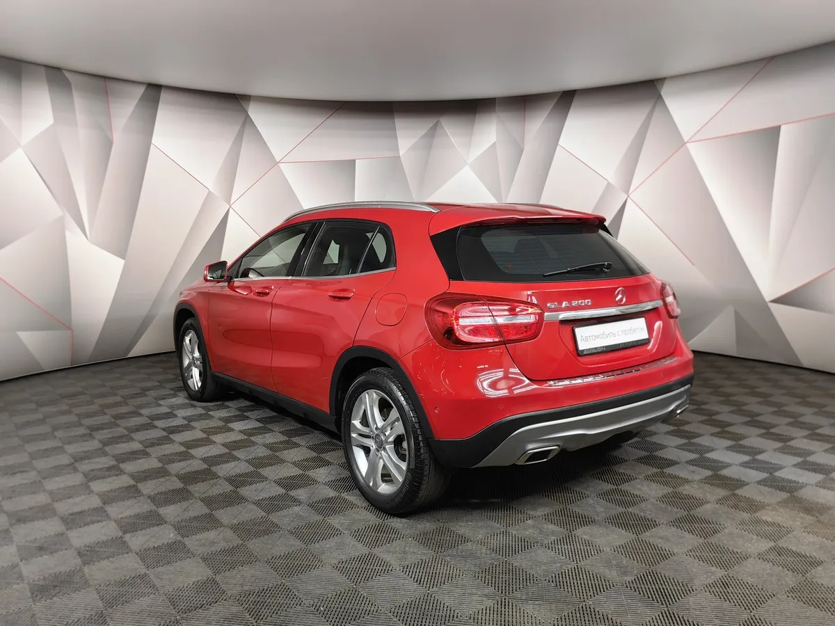 Mercedes-Benz GLA 200 7G-DCT (150 л.с.) Особая серия Красный в АВИЛОН. Слайд №4