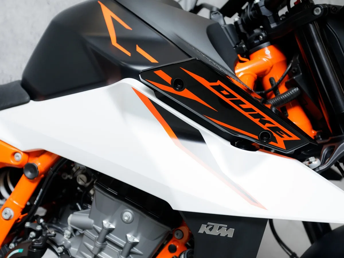 KTM 990 Duke 947 см³ (123 л.с.) 947 Белый в АВИЛОН. Слайд №10