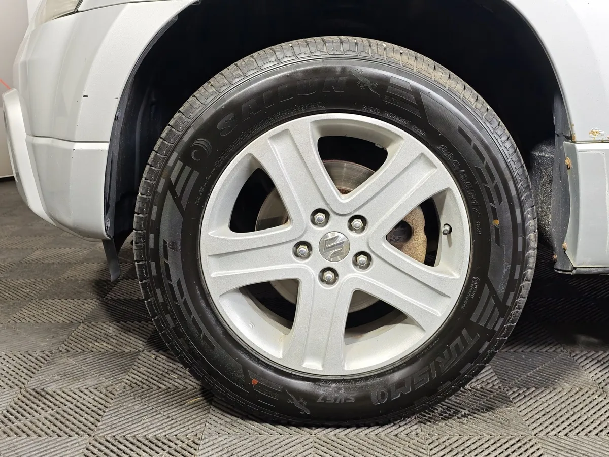 Suzuki Grand Vitara 2.4 AT AWD (169 л.с.) Серебристый в АВИЛОН. Слайд №9