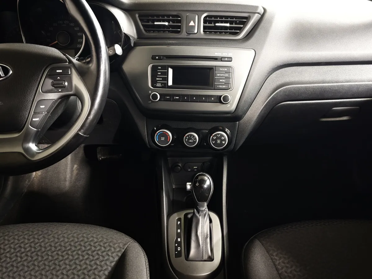 Kia Rio 1.4 MT (107 л.с.) Comfort Серый в АВИЛОН. Слайд №15