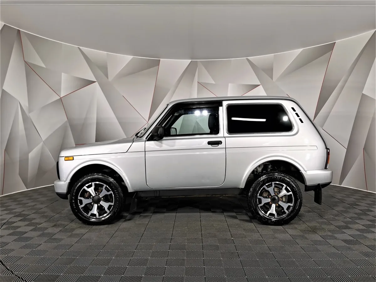 ВАЗ (Lada) 4x4 1.7 MT 8 кл. (Евро-4) (83 л.с.) Серебристый в АВИЛОН. Слайд №5