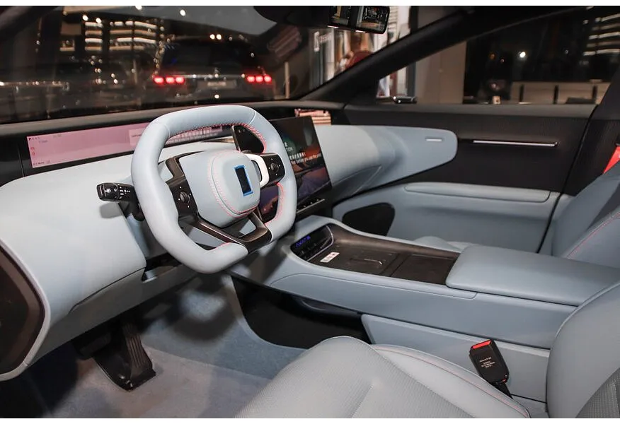 АВИЛОН - Avatr 12 AT 4WD (578 л.с.) Dual Motor Dynamic Белый - slide 9503516