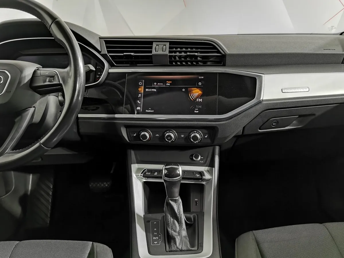 Audi Q3 2.0 TFSI S-tronic quattro (180 л.с.) Черный в АВИЛОН. Слайд №10