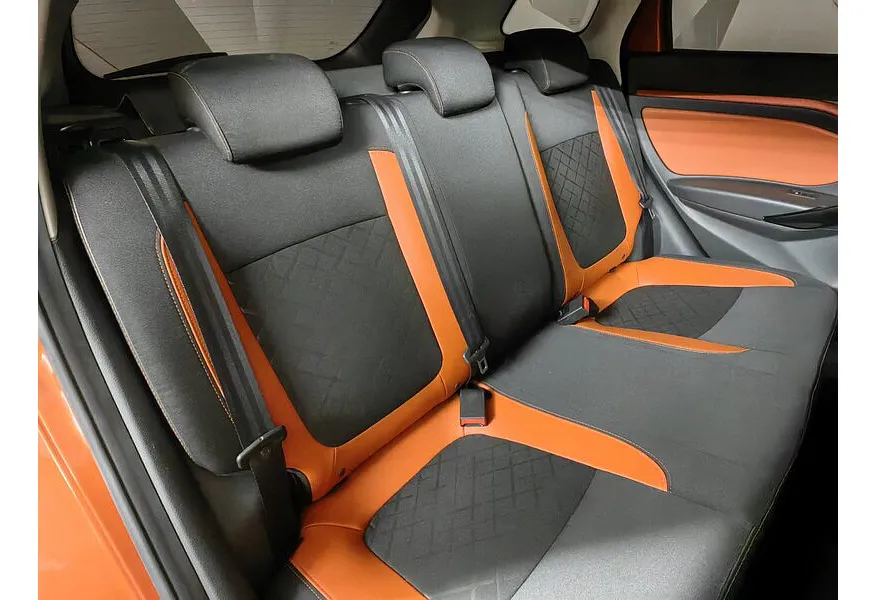 ВАЗ (Lada) Vesta 1.8 AMT (122 л.с.) Оранжевый в АВИЛОН. Слайд №16