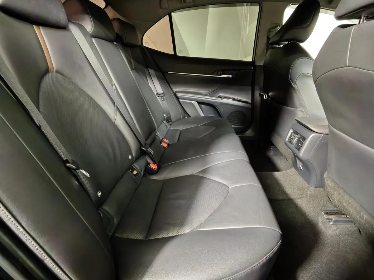 Toyota Camry 2.5 AT (181 л.с.) Черный в АВИЛОН. Слайд №16