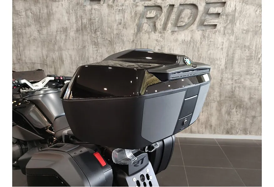 BMW Motorrad R 1300 RT 1300 см³ (145 л.с.) (145) 1300 Черный в АВИЛОН. Слайд №9