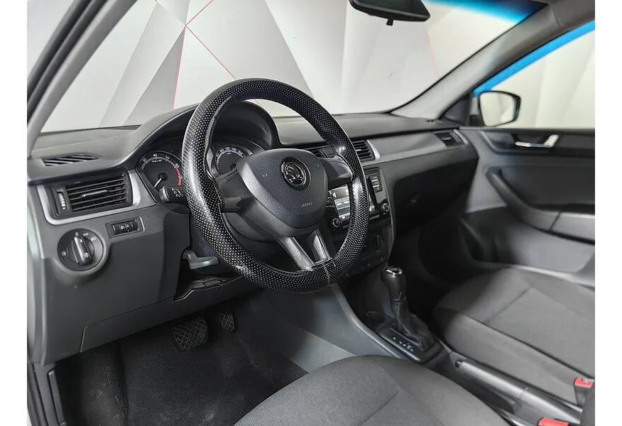 Skoda Rapid 1.6 AT (110 л.с.) Белый в АВИЛОН. Слайд №17