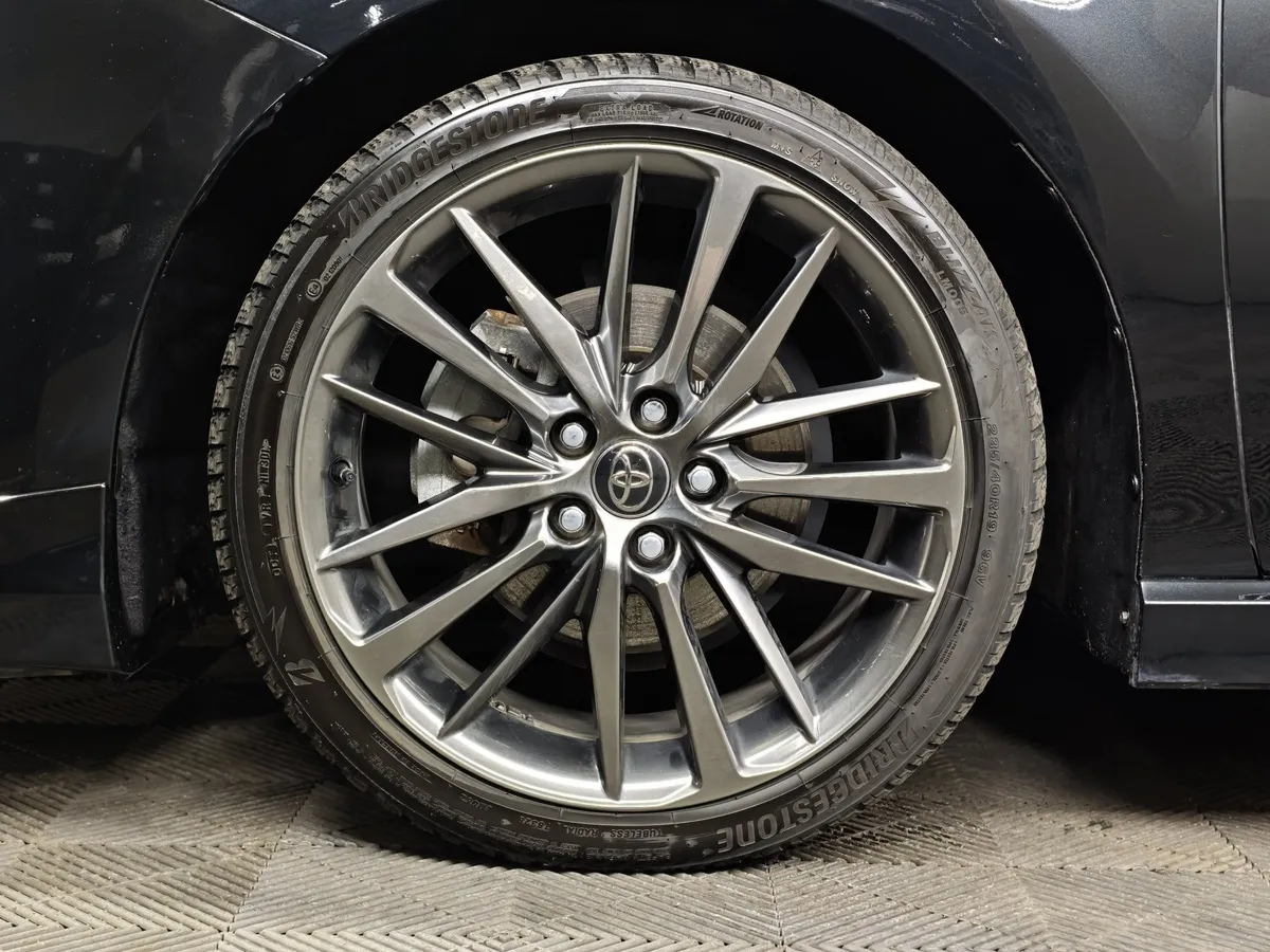 Toyota Camry 2.0h CVT (197 л.с.) Sport Plus Черный в АВИЛОН. Слайд №9